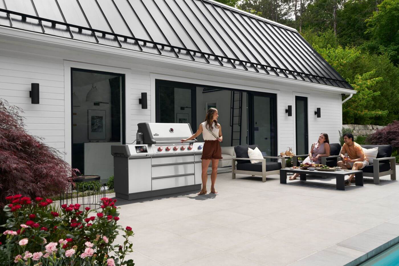 Napoleon Prestige PRO 665 Elite Gas Grill with Smart Technology, Electric Smoker Box, Infrared Rear Burner, Side Sear Zone & Rotisserie Kit