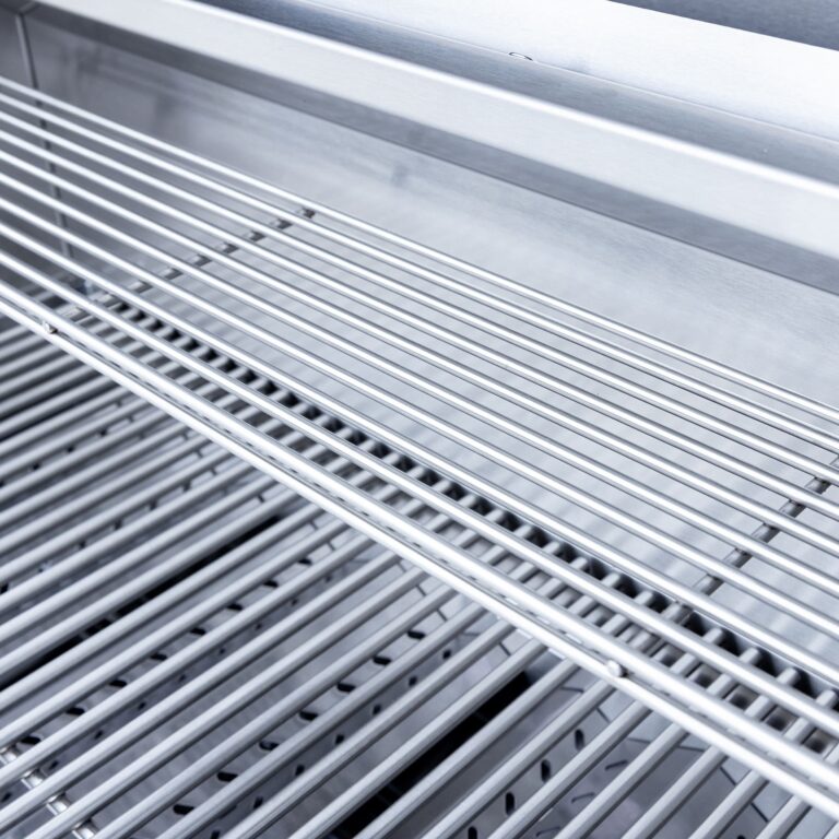 Summerset Sizzler 25-Inch 3-Burner Built-In Gas Grill - image 3