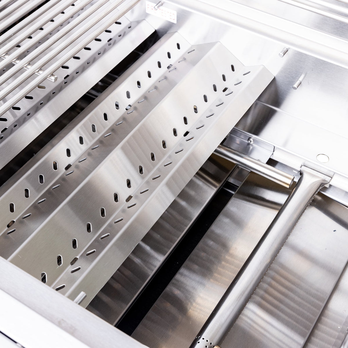 Summerset Sizzler 32-Inch 4-Burner Built-In Gas Grill - image 6